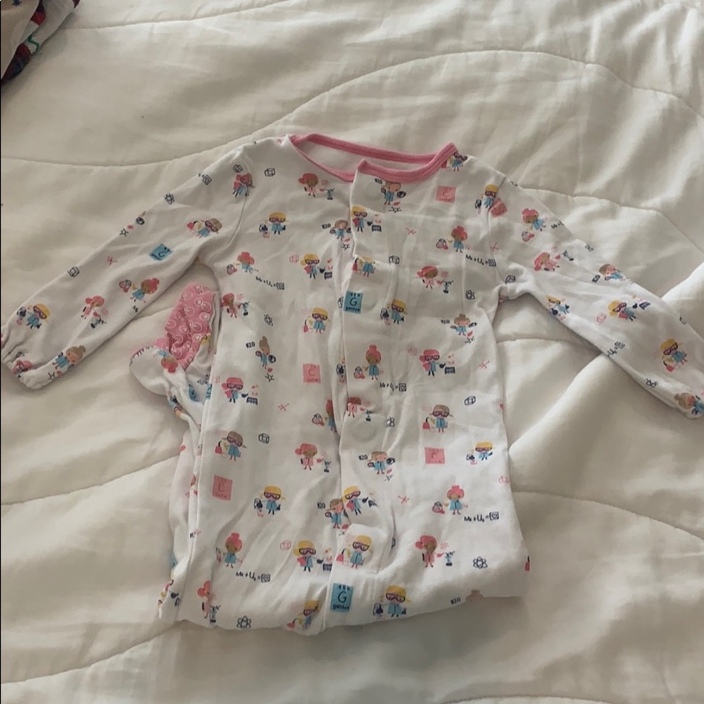 Magnetic me 18-24 mo pajamas